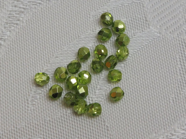 Glasschliffperlen 3mm hellgrün bedampft