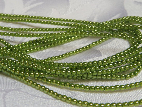 Perlen 2 mm grün