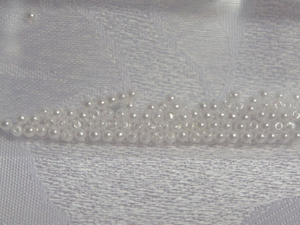 Perlen weiß 2 mm